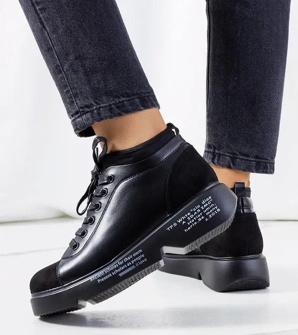 Czarne sneakersy na wysokiej podeszwie Ambly