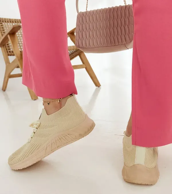 Beżowe materiałowe sneakersy Ornella