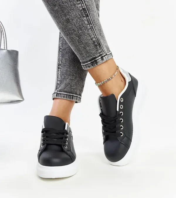 Czarne sneakersy z ozdobnymi cyrkoniami Perica