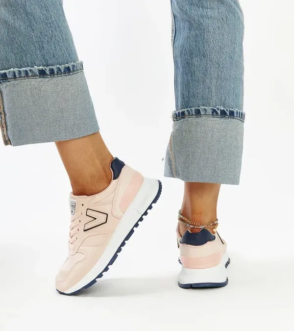 Różowe sneakersy na grubszej podeszwie Olonio