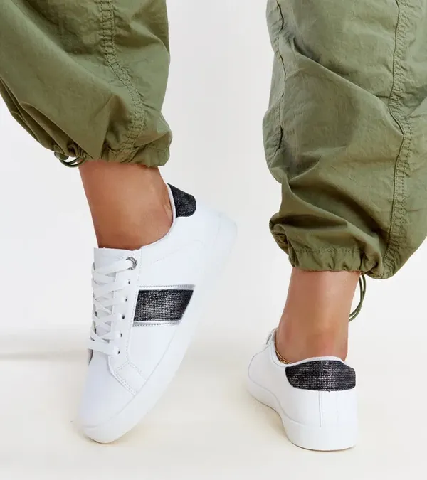Biało-czarne sneakersy z ozdobnym paskiem Grada