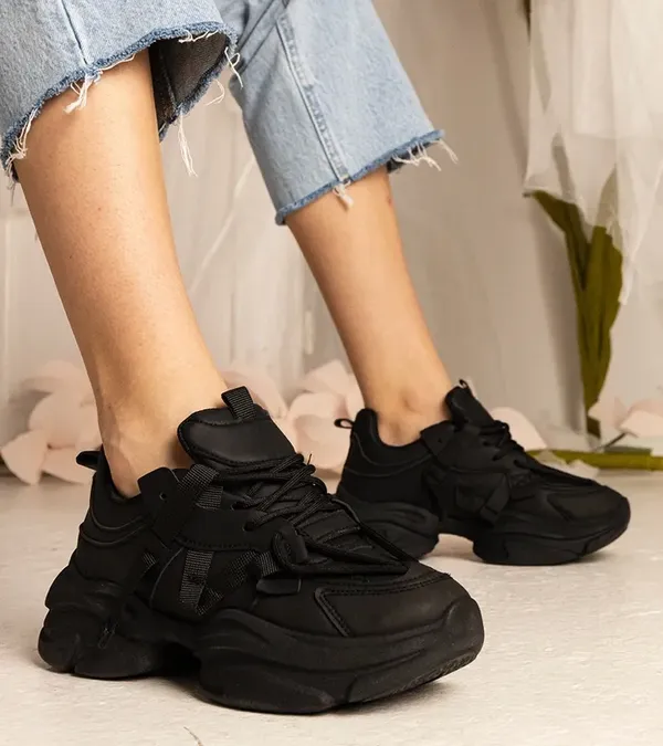 Czarne sneakersy damskie masywne sportowe Zarina