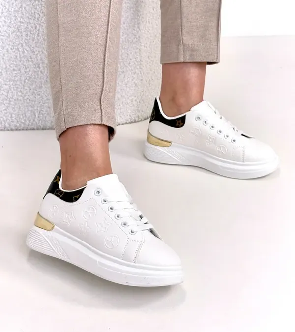 Białe Sneakersy Zdobione Tłoczeniem Peyton