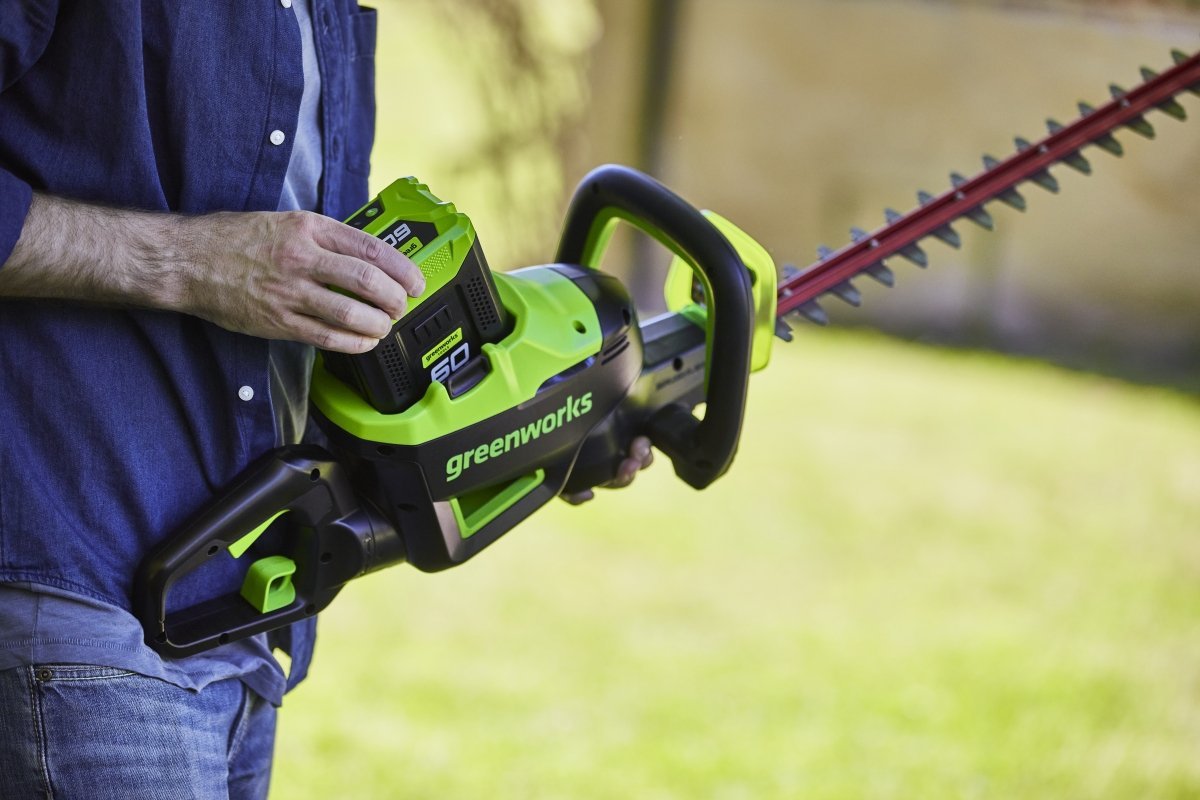 Akumulatorowe nożyce do żywopłotu GREENWORKS 60V (GD60HT66