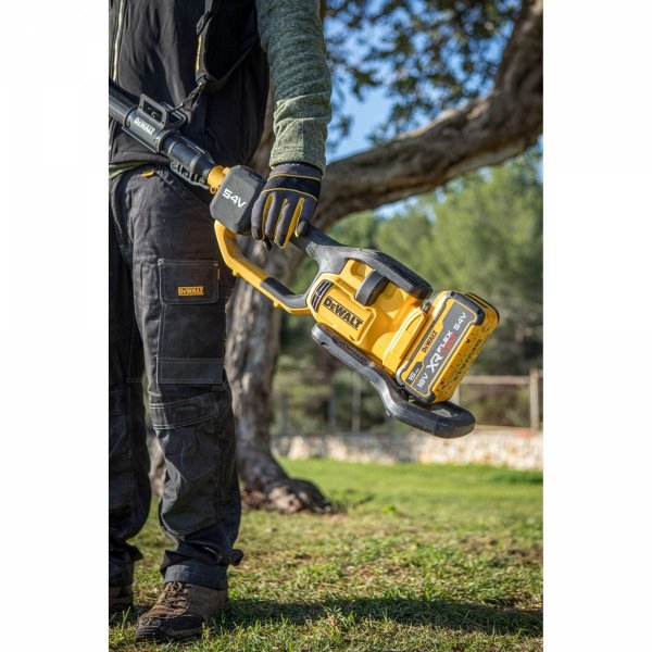 Akumulatorowa pilarka łańcuchowa na wysięgniku DeWALT DCMPS640N 54V