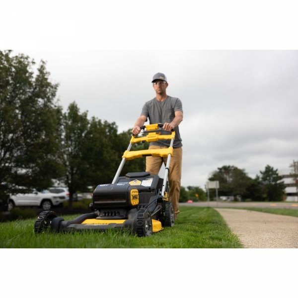 Kosiarka akumulatorowa z napędem DeWALT DCMWSP156W2 XR 2x8Ah 18V 53cm 