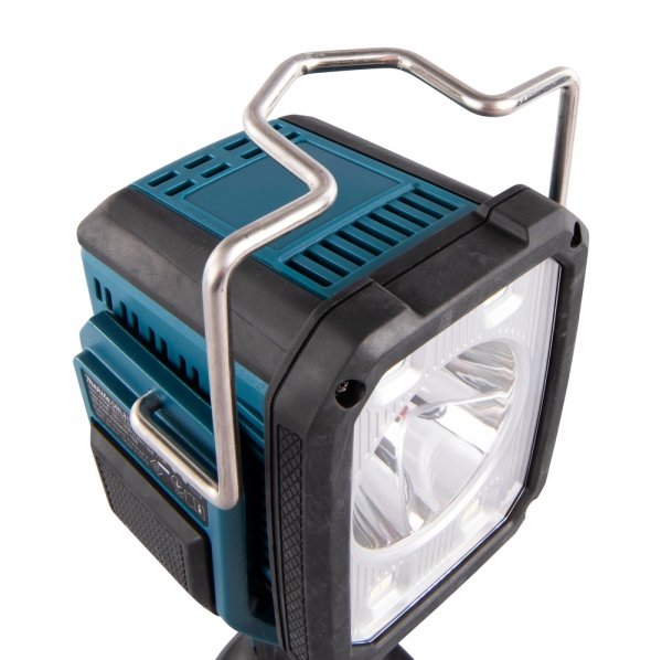 Akumulatorowa latarka budowlana Makita LED LXT DML812