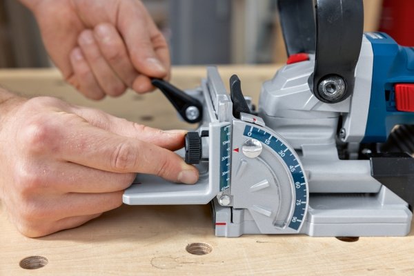 Akumulatorowa frezarka do rowków lamelownica Bosch Professional GFF 18V-22