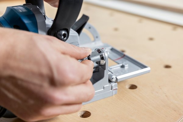 Akumulatorowa frezarka do rowków lamelownica Bosch Professional GFF 18V-22