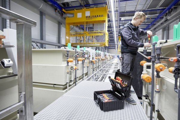 Walizka zestaw narzędzi dla elektryka HVAC SHK Wiha 45237 113el.