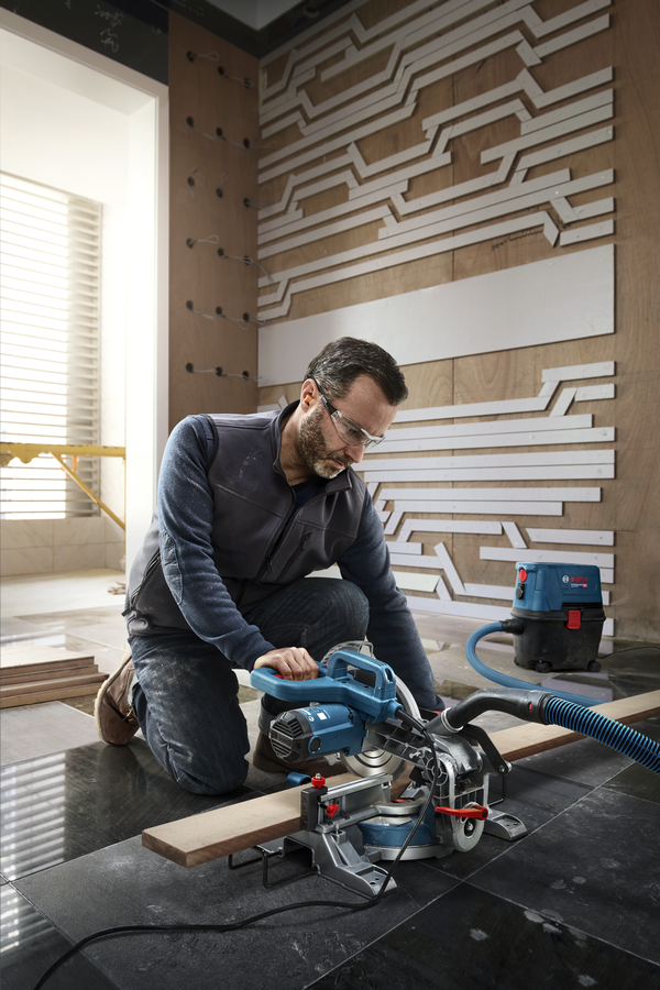 Piła ukośnica Bosch Professional GCM 216 1300W
