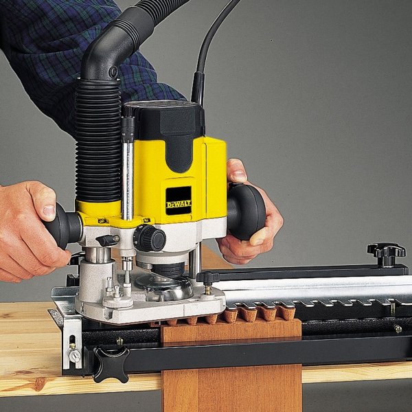 Frezarka górnowrzecionowa DeWALT DW622KT 1400W 12mm