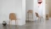 Muuto VISU BAR Hoker - Stołek Barowy 65 cm Biały / Rama Dębowa