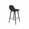 Muuto FIBER Hoker z Oparciem - Stołek Barowy 65 cm Czarny / Siedzisko Tapicerowane - Czarny
