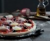 Emile Henry - Kamień do Pieczenia Pizzy Gładki 37 cm Czarny