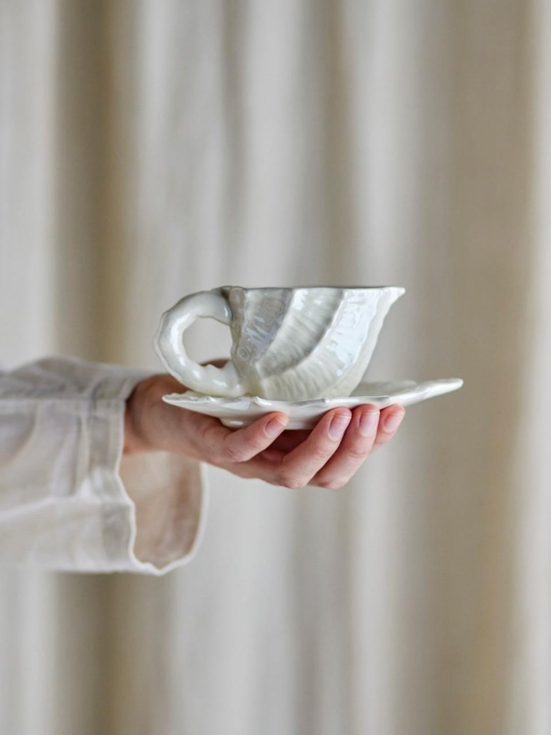 Kamionkowa filiżanka Bloomingville Shellie electroplated