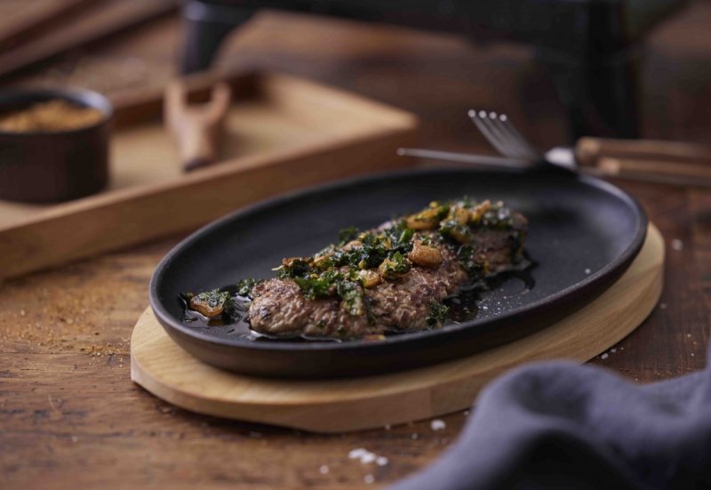 Holm PLATE Talerz / Półmisek Żeliwny na Drewnianej Podstawce