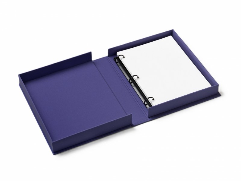 Fioletowy album fotograficzny coffee table