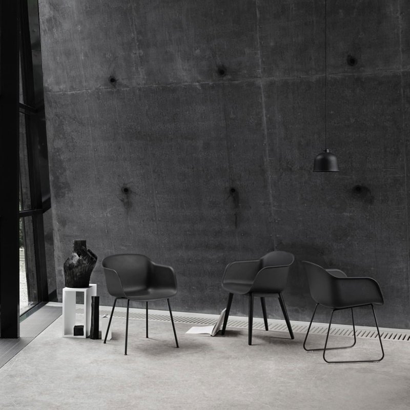 Muuto FIBER ARMCHAIR TUBE BASE Krzesło - Czarne - Siedzisko Tapicerowane Tkaniną Remix 183