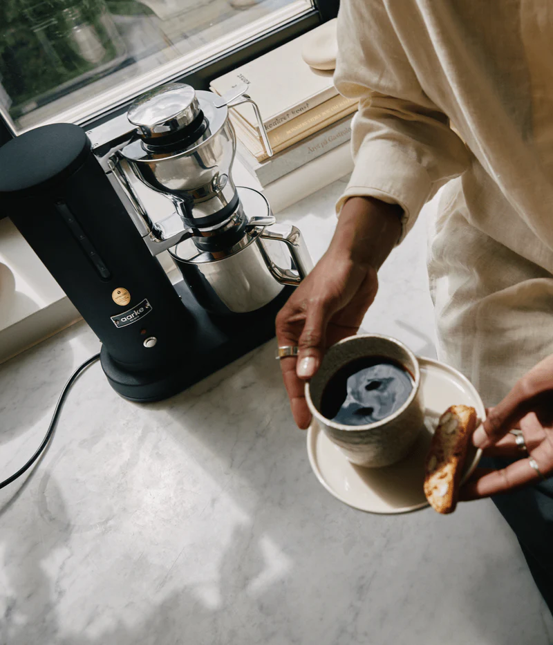 aarke Stalowy Przelewowy Ekspres do Kawy / Czarny