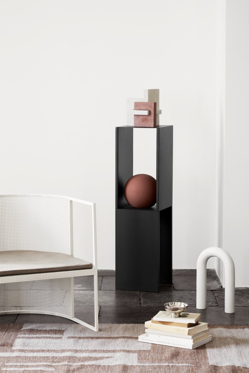 Kristina dam studio NORDIC Postument Stalowy 102 cm / Czarny
