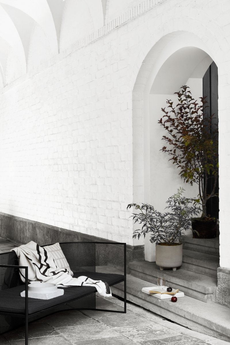 Kristina dam studio BAUHAUS Sofa Ogrodowa / Czarna