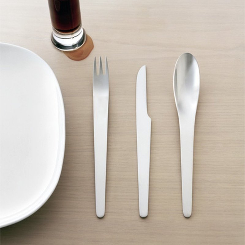 Georg Jensen ARNE JACOBSEN Zestaw Sztućców 16 El. / Srebrne Matowe
