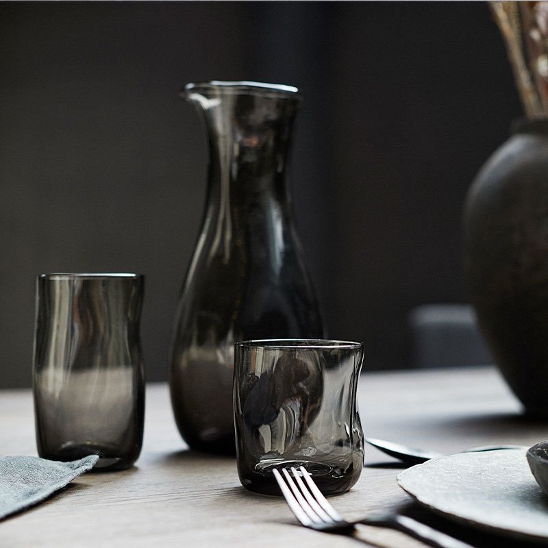 Szklanki do wody i napojów szare