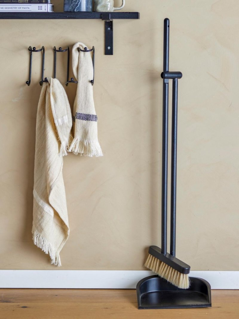 Bloomingville BROOM Drewniana Podłogowa Zmiotka z Szufelką / Czarna