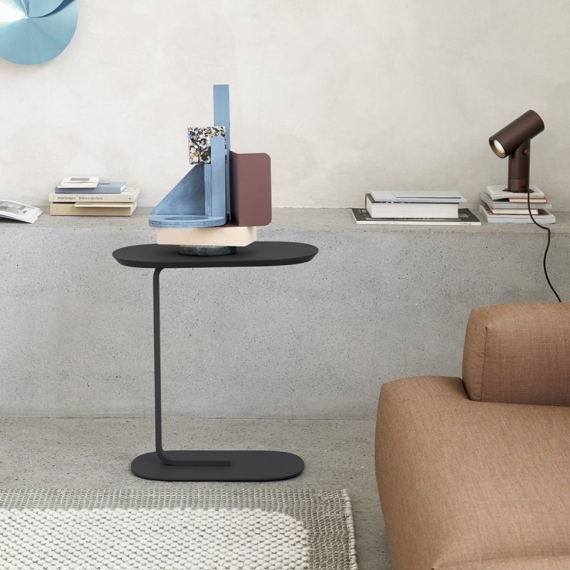 Muuto RELATE Stolik Pomocniczy - Boczny 60,5 cm Czarny / Blat Dąb Ciemny