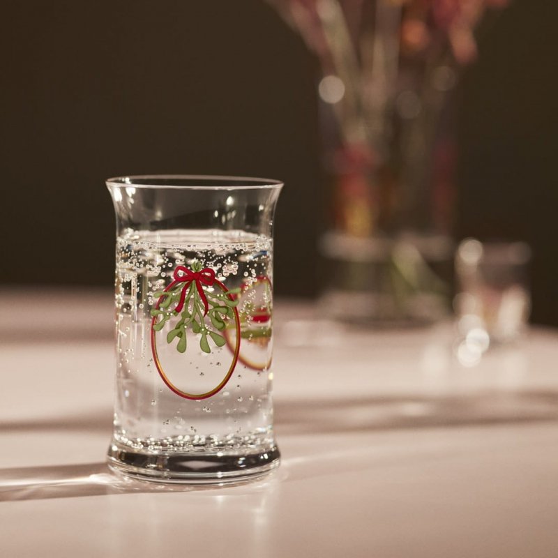 Szklanka Holmegaard Christmas 2025 z dekoracją świąteczną