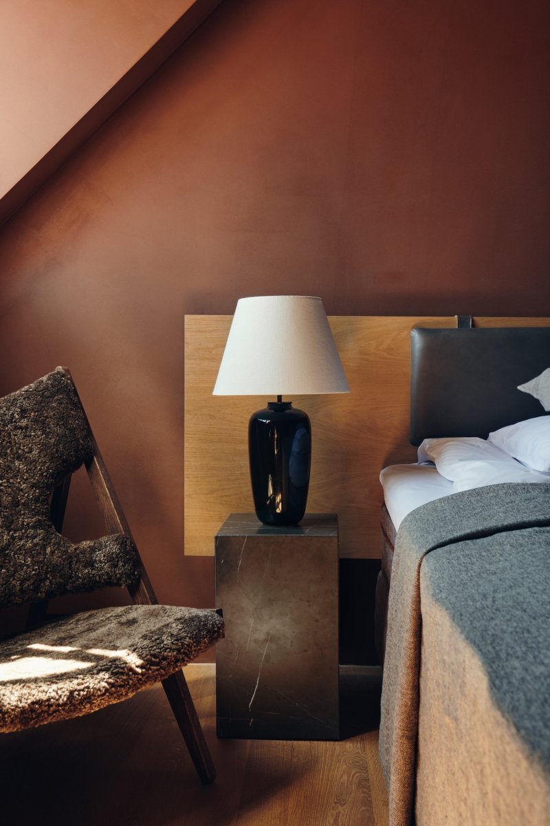 Audo TORSO Lampa Stołowa z Kloszem / Czarna
