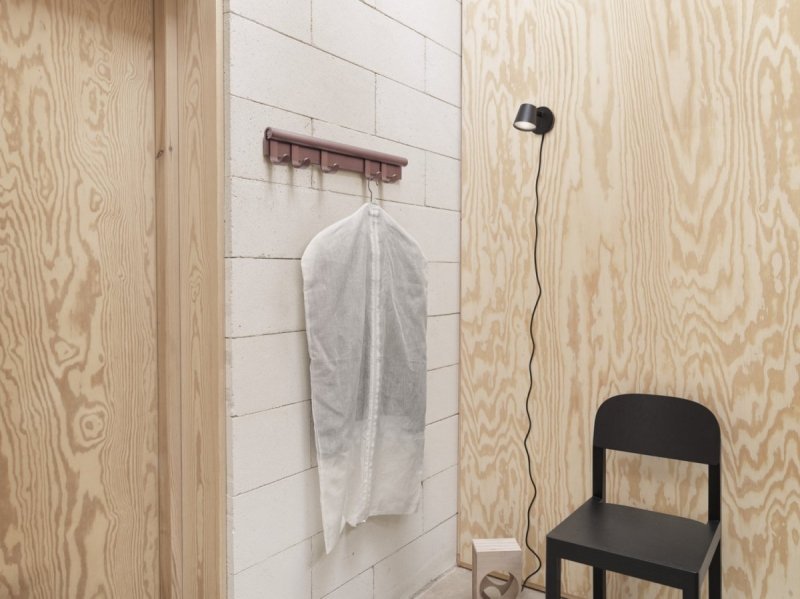 Muuto COIL Listwa - Wieszak Ścienny na Ubrania 60 cm Czarny