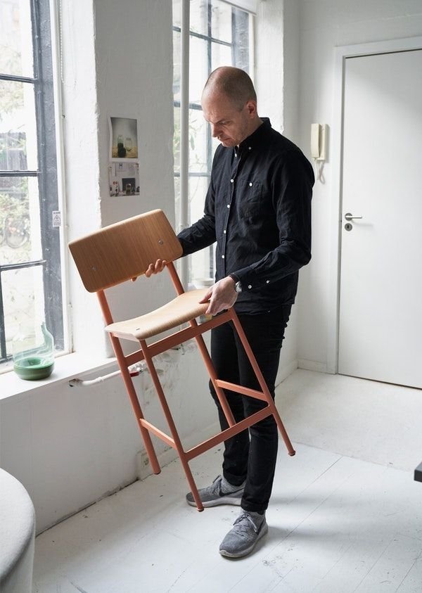 Muuto LOFT Hoker - Stołek Barowy 75 cm Czarny/Dębowy