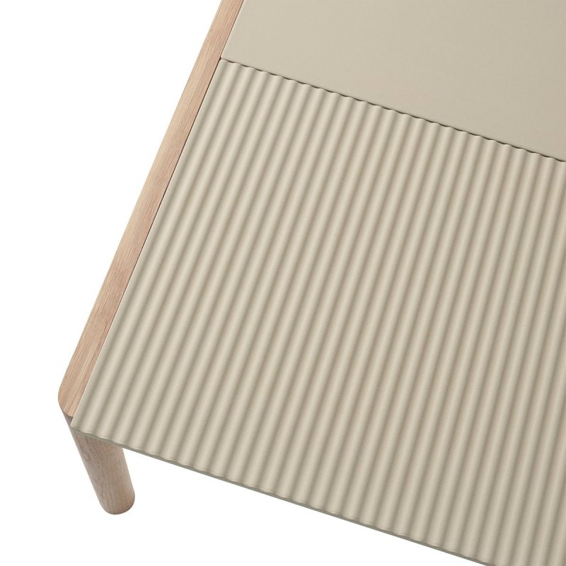 Muuto COUPLE Stolik Kawowy z Ceramicznym Blatem 84x80 cm / Jasny Dąb - Blat Wavy Piaskowy Sand