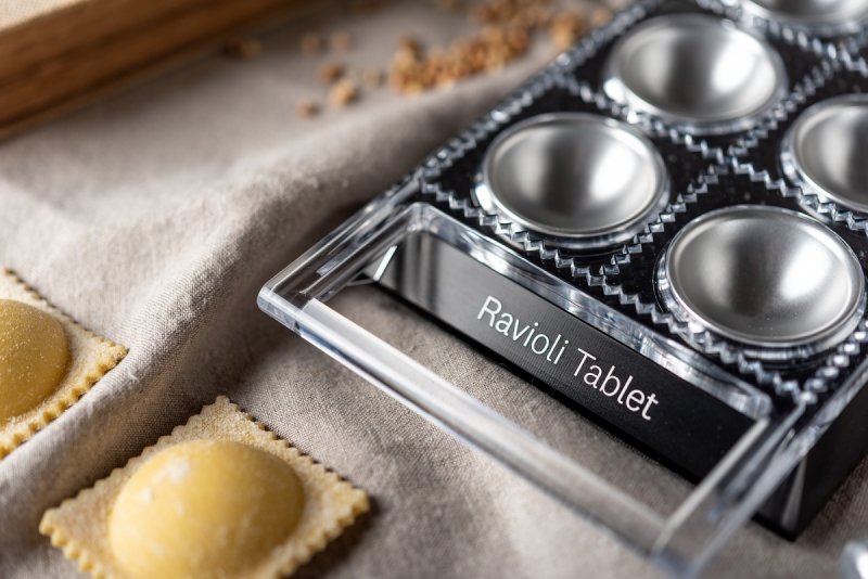 Marcato DESIGN LINE Forma do Ravioli w Kwadratach 5x5 cm 10 Szt. / Czerwona