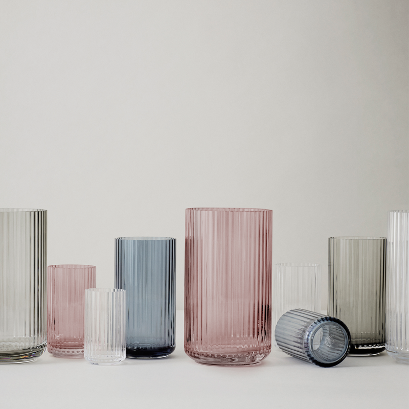 Lyngby Porcelain LYNGBY Wazon Szklany 12 cm Burgundy - Różowy