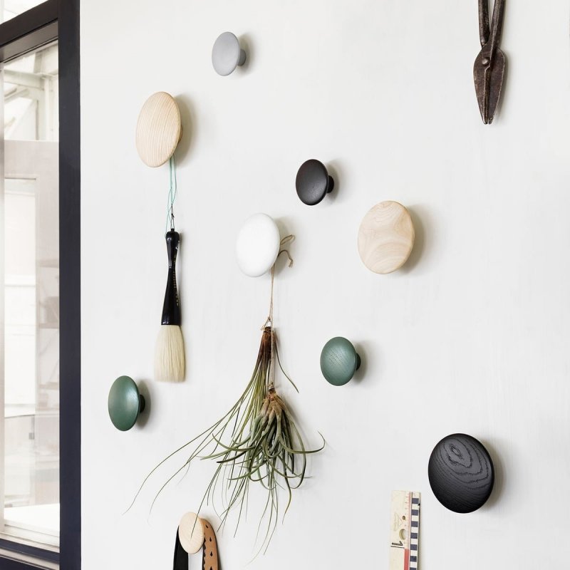 Muuto DOTS Wieszak Drewniany S - 9 cm / Ciemnobrązowy