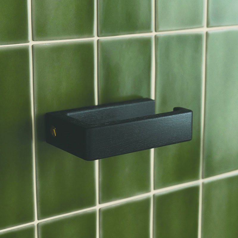 Andersen Furniture BATH Drewniany Uchwyt na Papier Toaletowy / Czarny