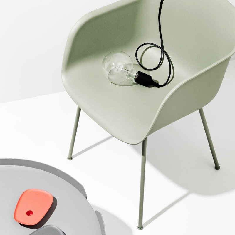 Muuto FIBER ARMCHAIR TUBE BASE Krzesło - Czarne