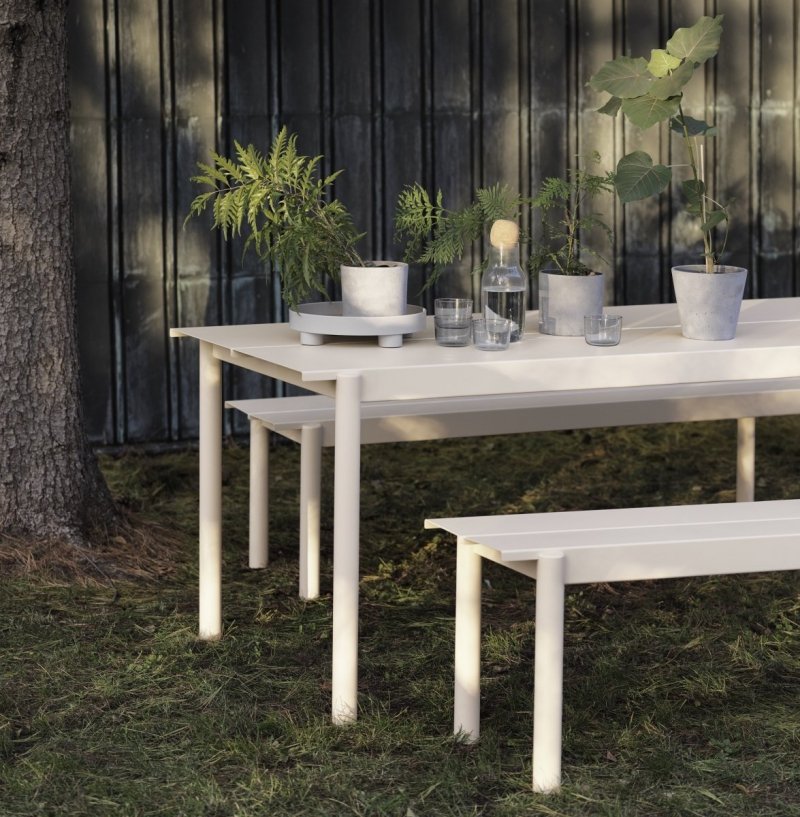 Muuto LINEAR Ławka Ogrodowa / Stalowa 110 cm Niebieska