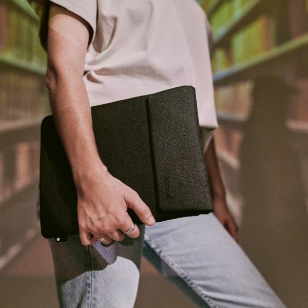 Incase Crosstown Sleeve with Woolenex - Pokrowiec z kieszenią MacBook Pro 16&quot; (M4/M3/M2/M1/2024-2021) (Black)