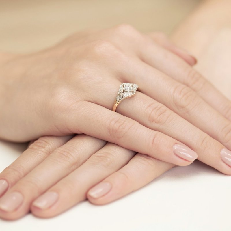 Pierścionek złoty 585 z brylantami 0,19ct zaręczynowy W-412