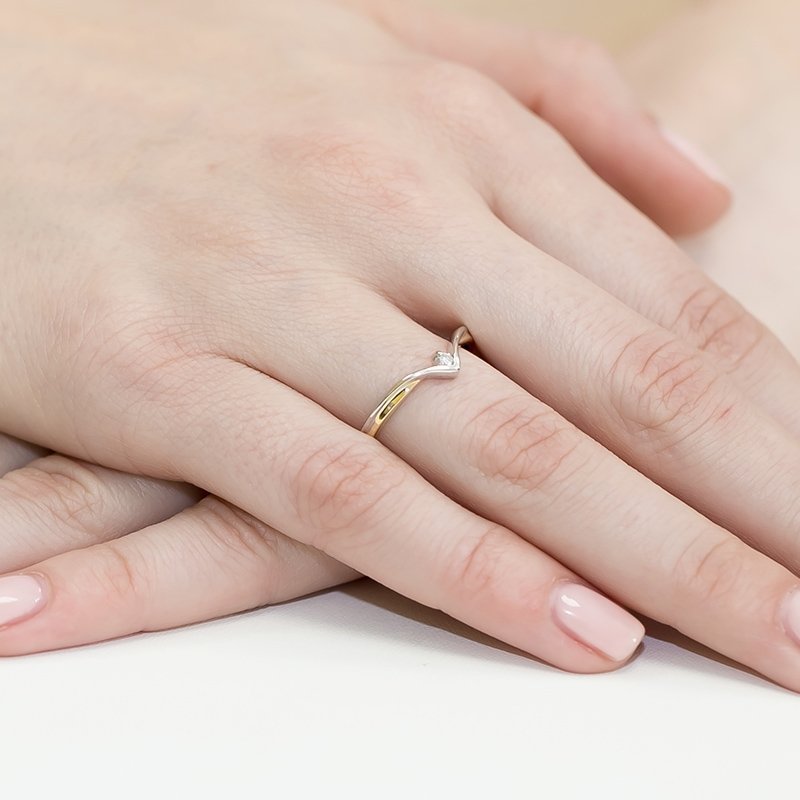 Pierścionek złoty 585 z brylantem 0,04ct zaręczynowy W-51