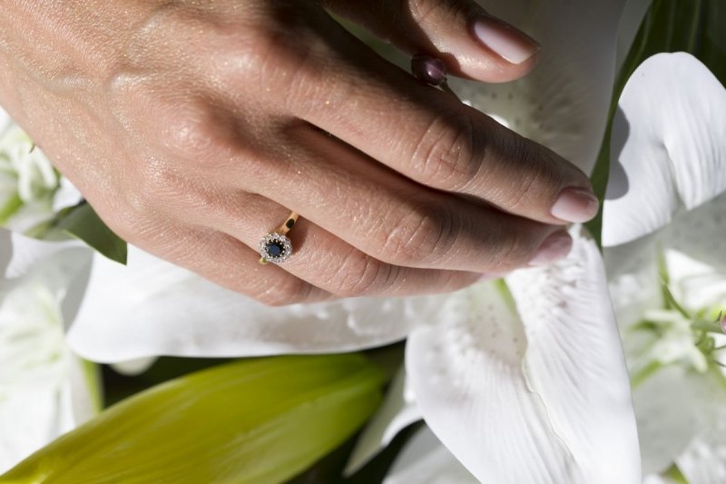Pierścionek złoty 585 z czarnym brylantem 0,6ct BC-022