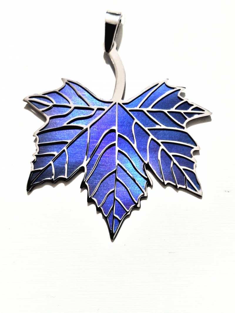 WISIOREK ZAWIESZKA TYTAN I SREBRO 925 LIŚĆ LISTEK KLON