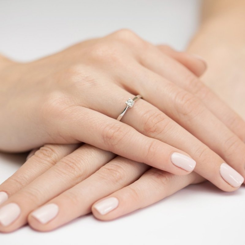 Pierścionek złoty 585 z brylantem 0,15ct zaręczynowy W-335