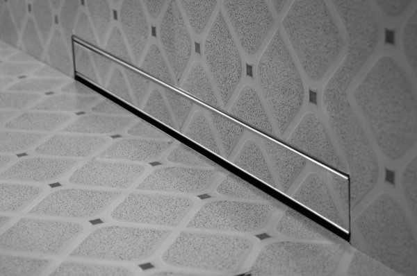 Odpływ liniowy ścienny 90 cm odwodnienie liniowe Flow 900 stal nierdzewna
