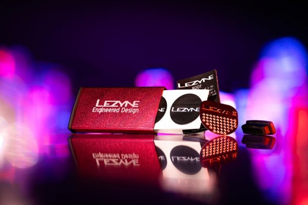 Zestaw naprawczy Lezyne Metal Kit — złoty, aluminiowe etui