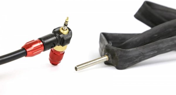 Pompka podłogowa Lezyne CNC Digital Drive 3.5 — srebrna, manometr cyfrowy 3.5”